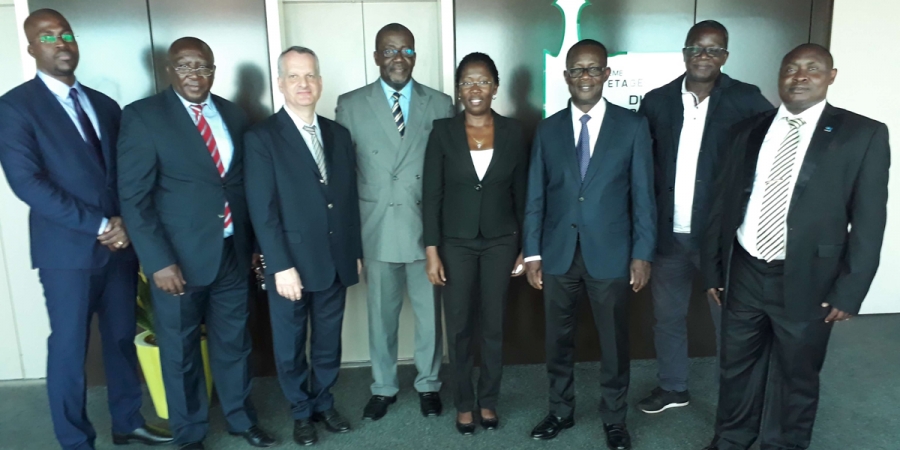 Une délégation de la direction exécutive de l’AAE chez le Directeur Général de la Société de Distribution d’Eau de Côte d’Ivoire